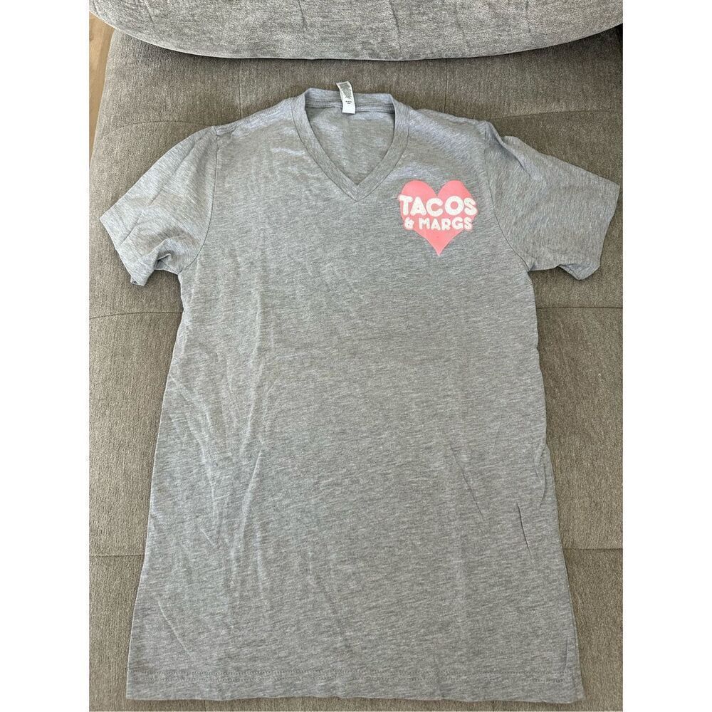 Tacos & Margs v-neck t-shirt size small‎